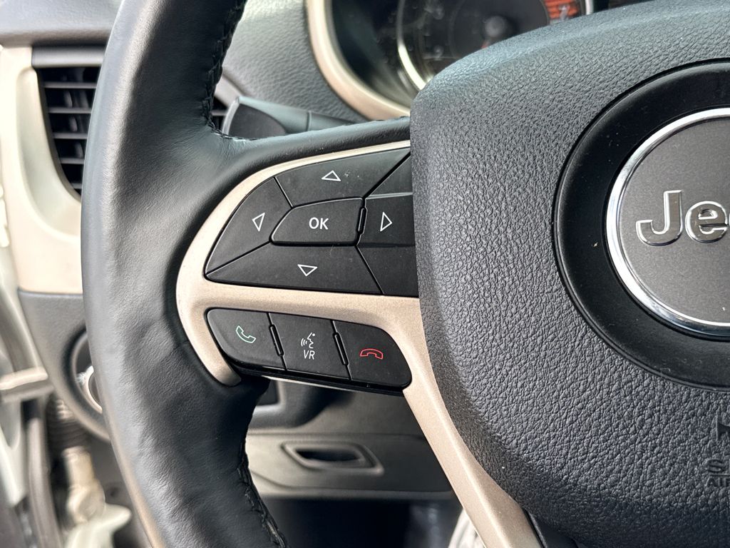 Used 2016 White Jeep Latitude image 15