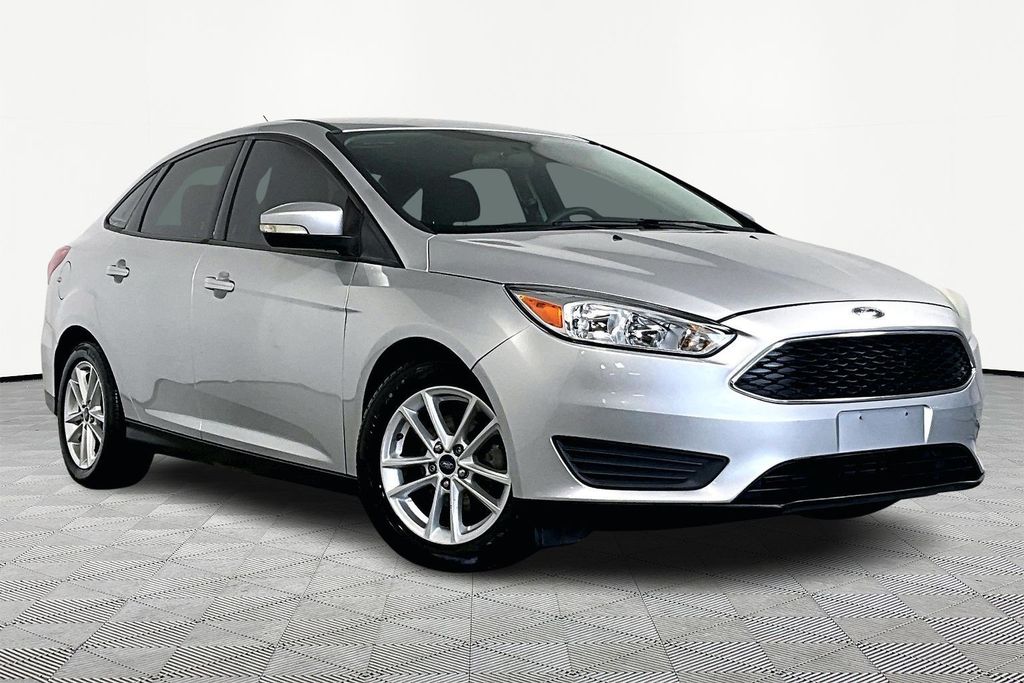 Ingot Silver 2016 Ford Focus SE Sedan Front-Wheel Drive Automatic