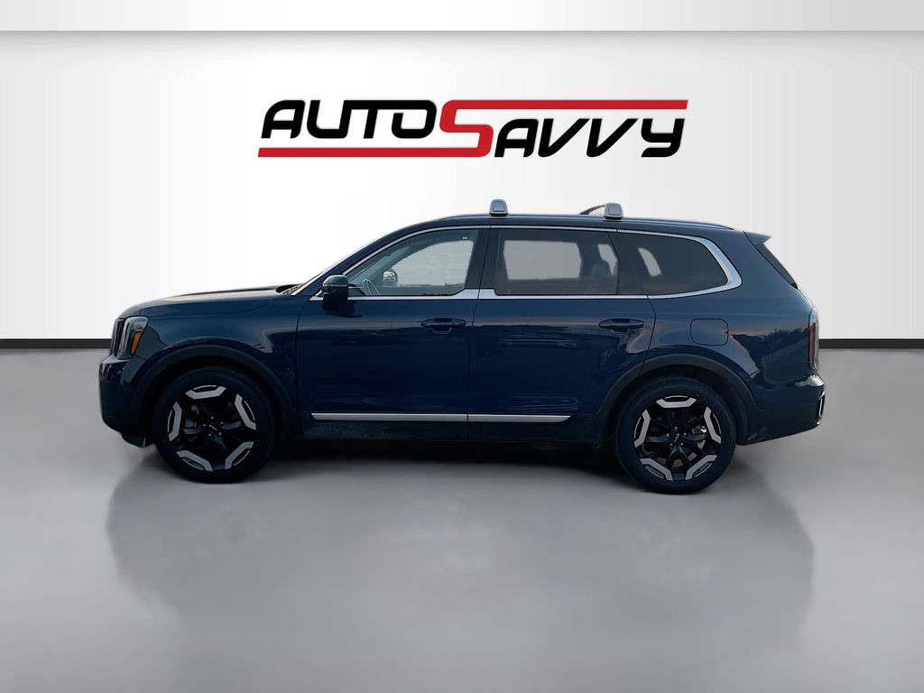 Used 2023 Black Kia EX image 4
