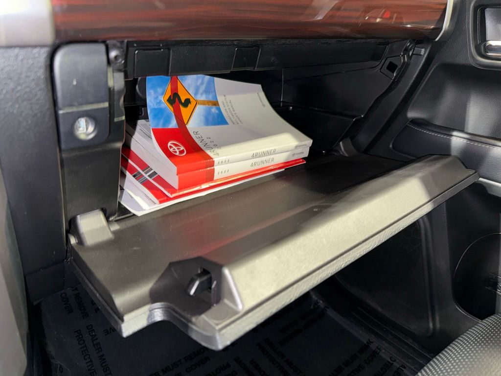 Thumbnail: 2022 Toyota 4Runner - 32