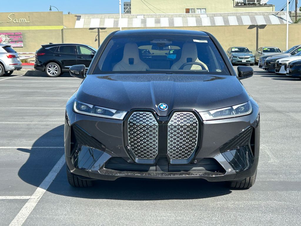 2025 BMW iX xDrive50 8