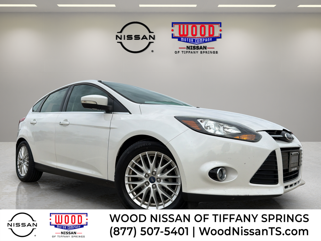 Oxford White 2013 Ford Focus Hatchback Front-Wheel Drive 6-Speed Automatic