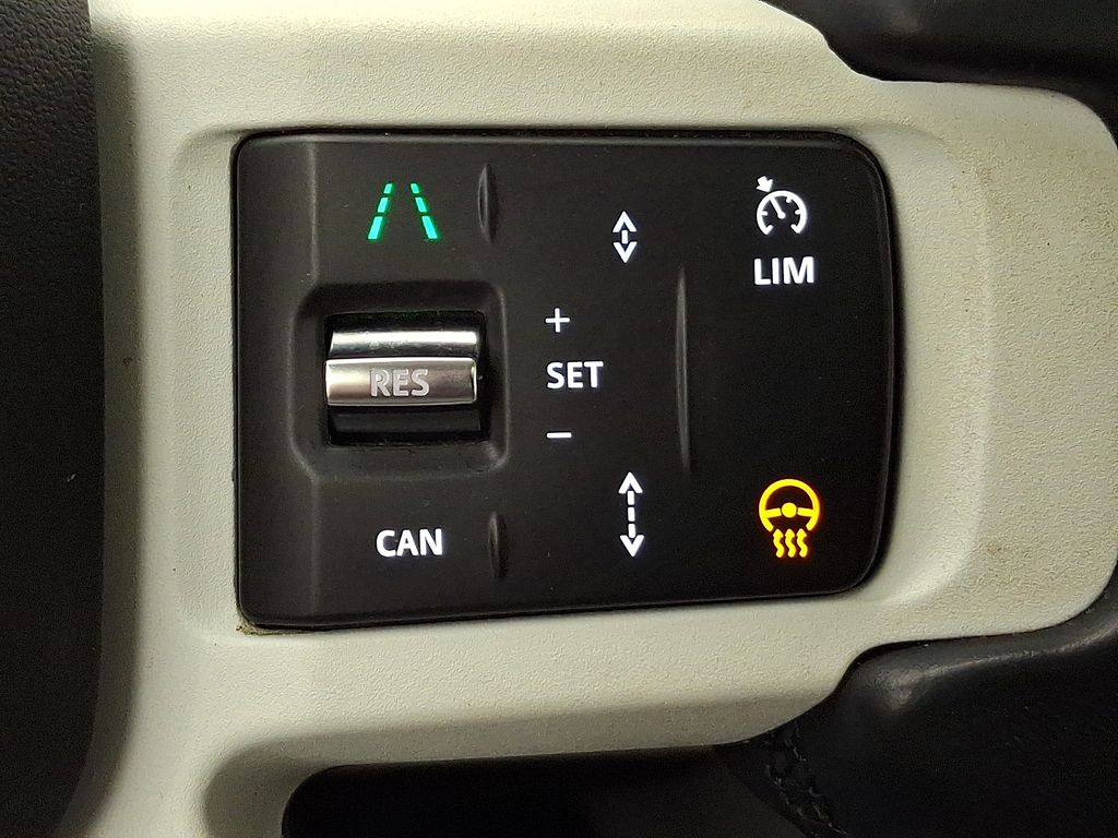 Thumbnail: 2023 Land Rover Defender - 24