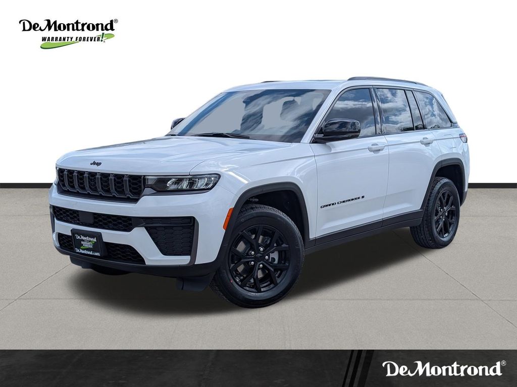 2026 Jeep Grand Cherokee Altitude White at Victoria Chrysler Dodge Jeep Ram