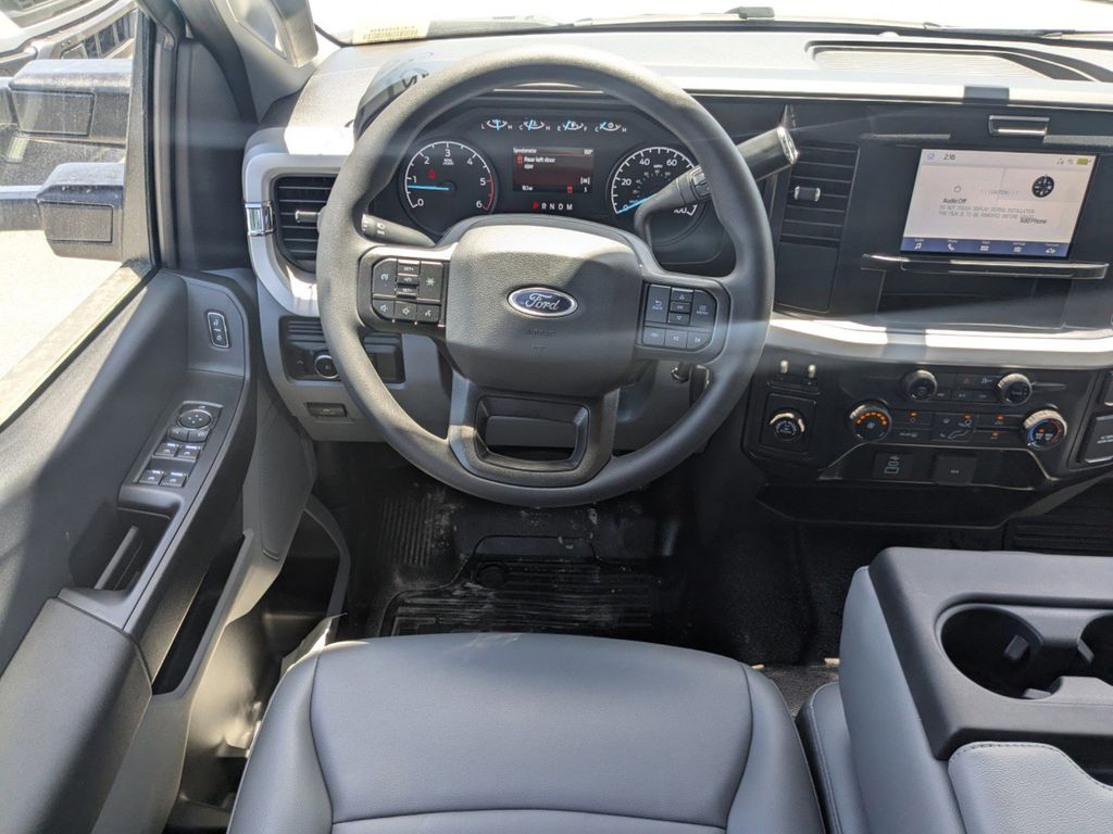 2025 Ford F-350 Super Duty XL