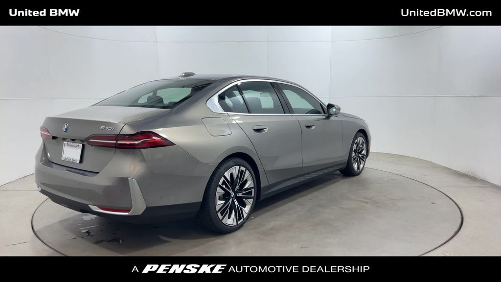Thumbnail: 2024 BMW 5 Series - 8