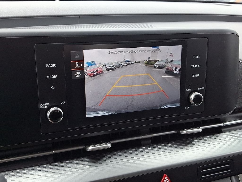 Thumbnail: 2023 Kia Carnival - 21