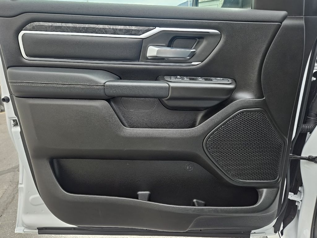 Used 2025 White Ram Big Horn/Lone Star image 19