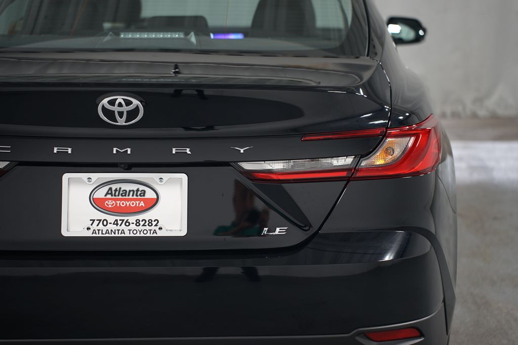 2025 Toyota Camry LE 10
