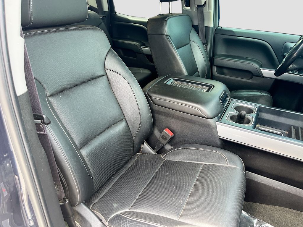 Used 2018 Blue Chevrolet LTZ image 27