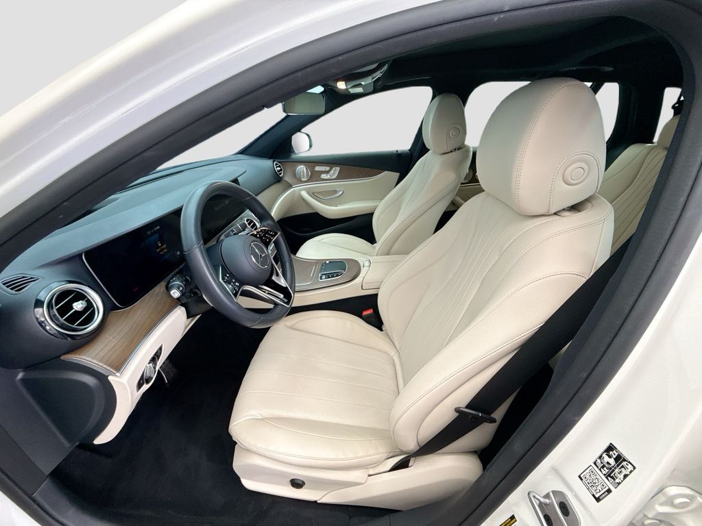 Thumbnail: 2022 Mercedes-Benz E-Class - 18