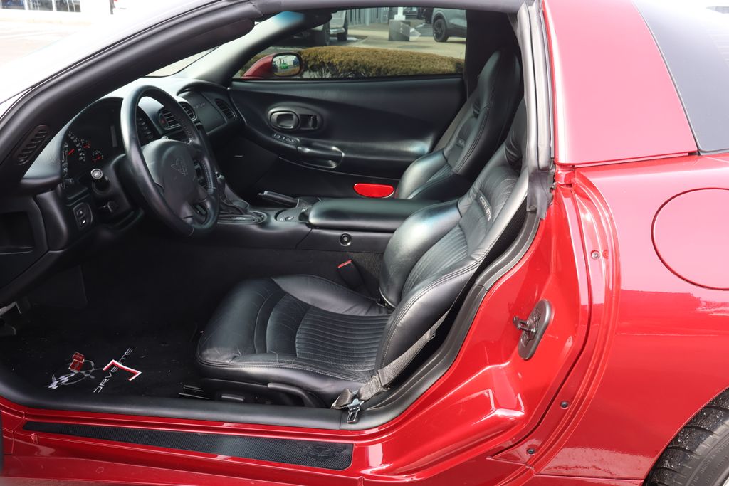 Thumbnail: 2002 Chevrolet Corvette - 8