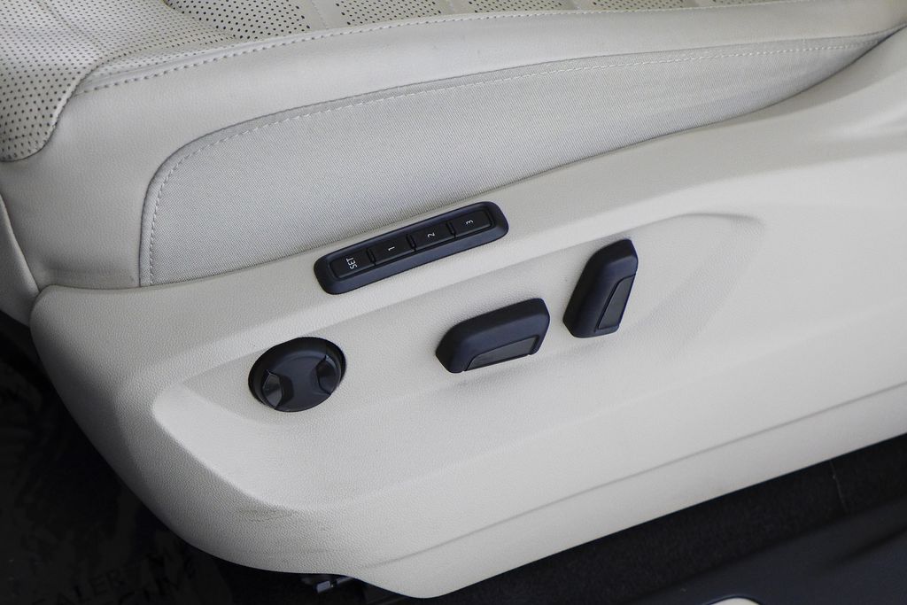 Thumbnail: 2018 Volkswagen Atlas - 23