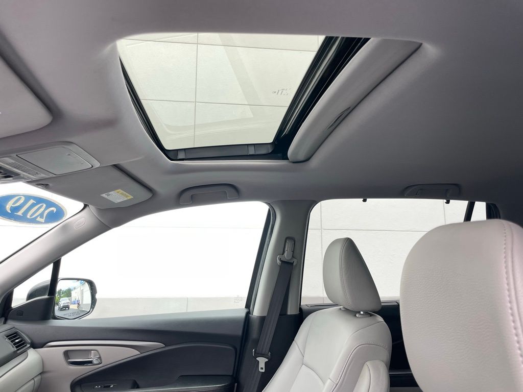Thumbnail: 2019 Honda Pilot - 29