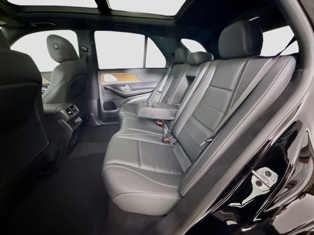 Thumbnail: 2026 Mercedes-Benz GLE - 22