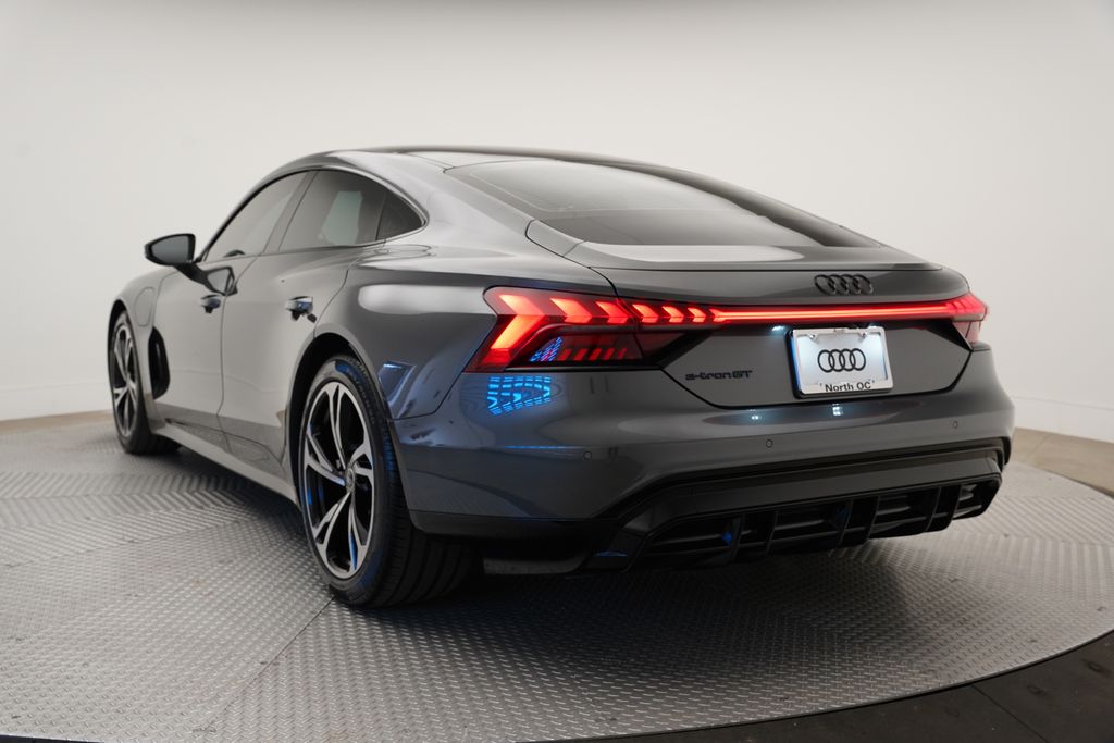 Thumbnail: 2023 Audi e-tron GT - 3