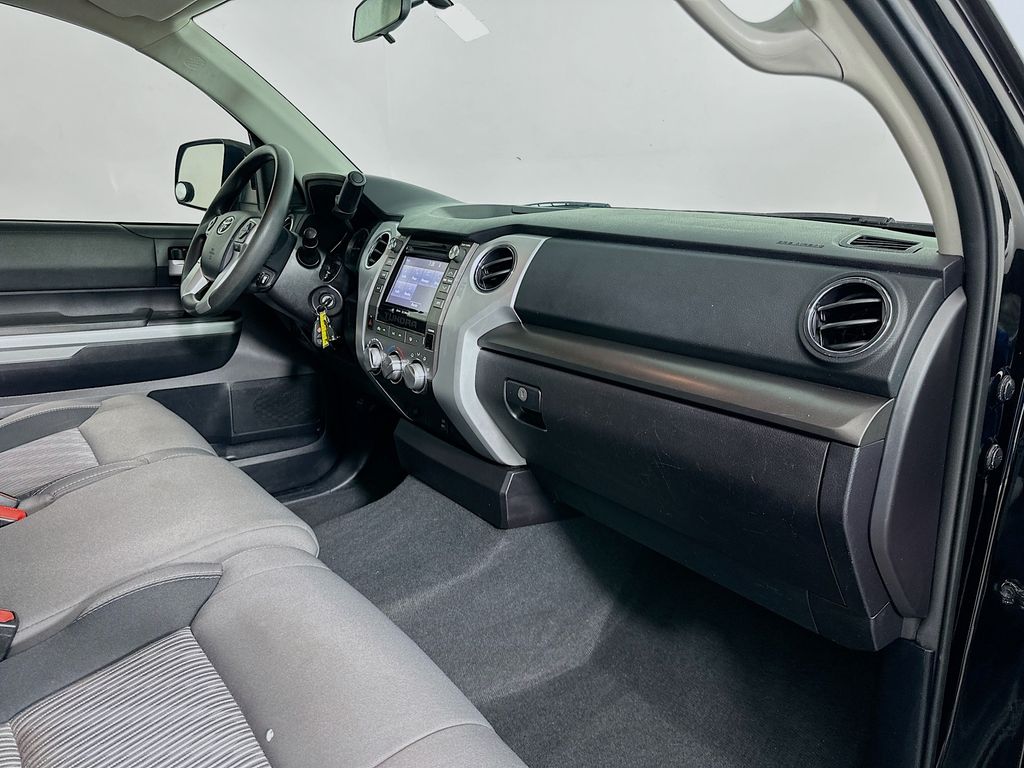 Thumbnail: 2015 Toyota Tundra - 28