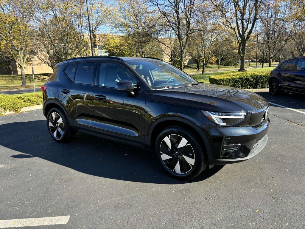 2024 Volvo XC40 Recharge Core RWD