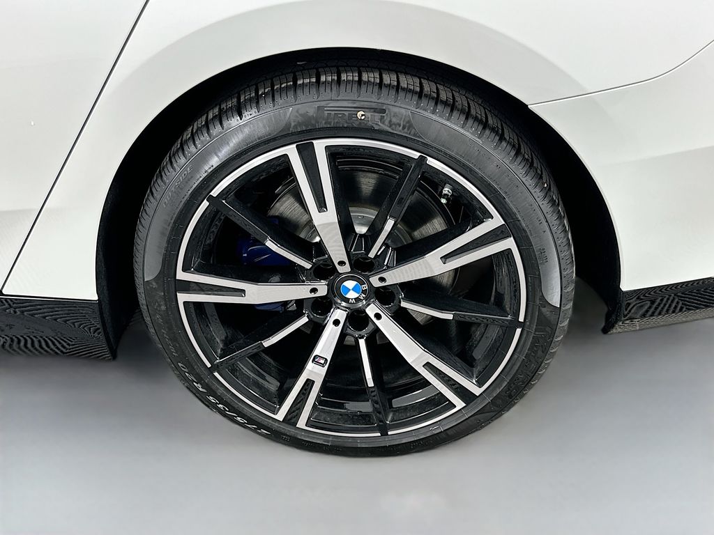 Thumbnail: 2026 BMW 5 Series - 23