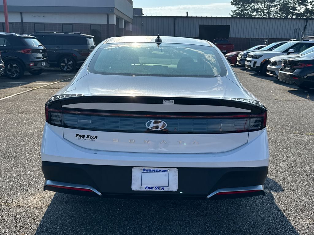 2025 Hyundai Sonata SE photo 4