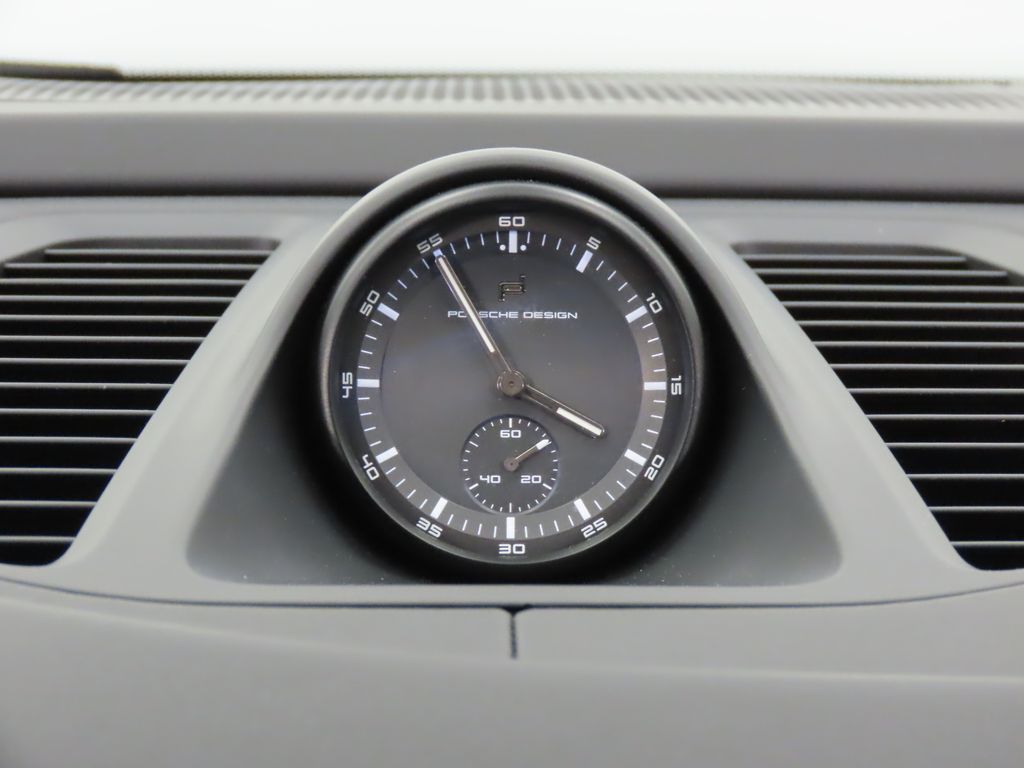 Thumbnail: 2024 Porsche Macan - 27