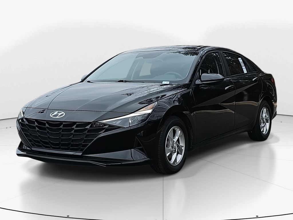 2023 Hyundai Elantra SE FWD