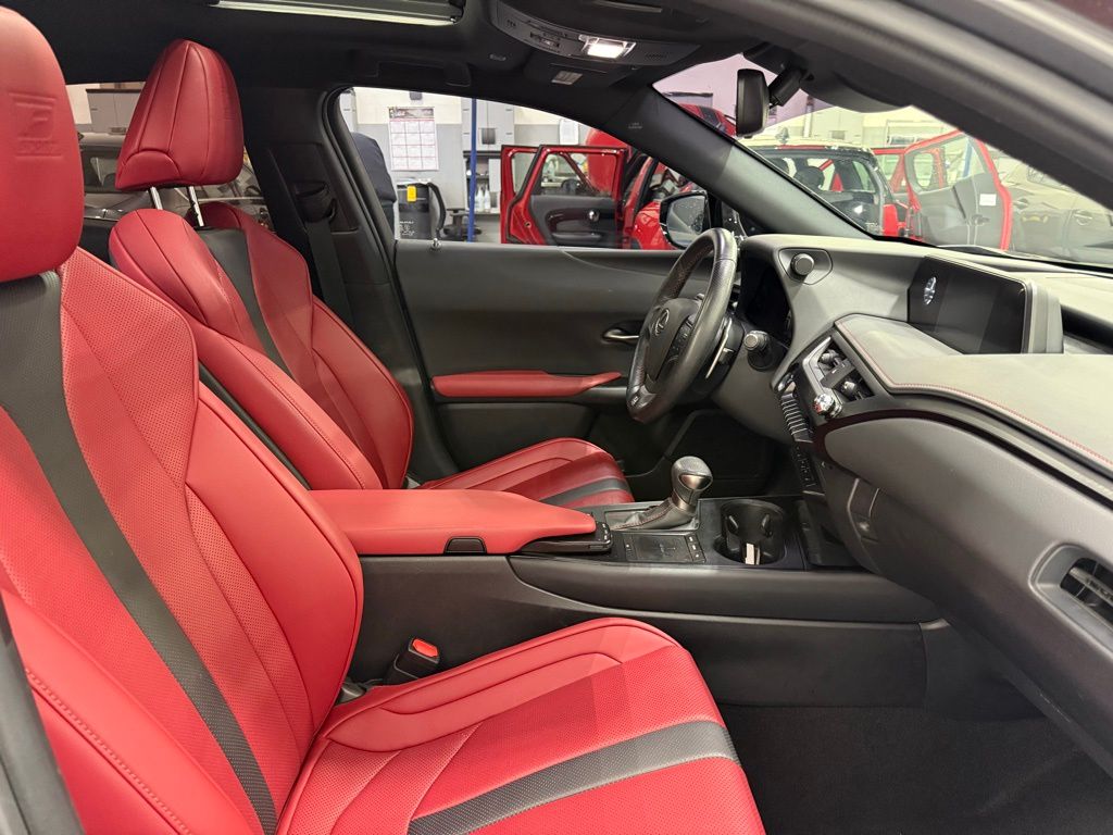 2021 Lexus UX 250h 31