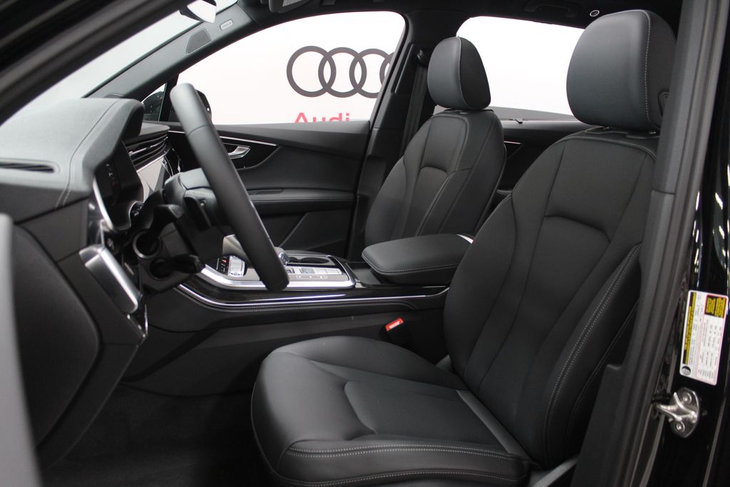 Thumbnail: 2026 Audi Q7 - 13