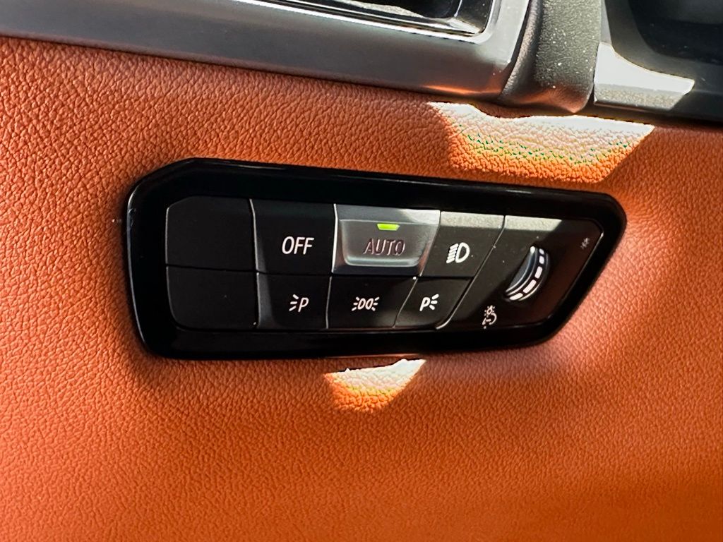 2020 BMW 8 Series 840i 16
