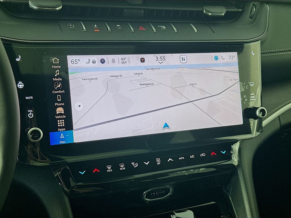 New 2026 White/off-white Jeep Laredo Altitude image 15