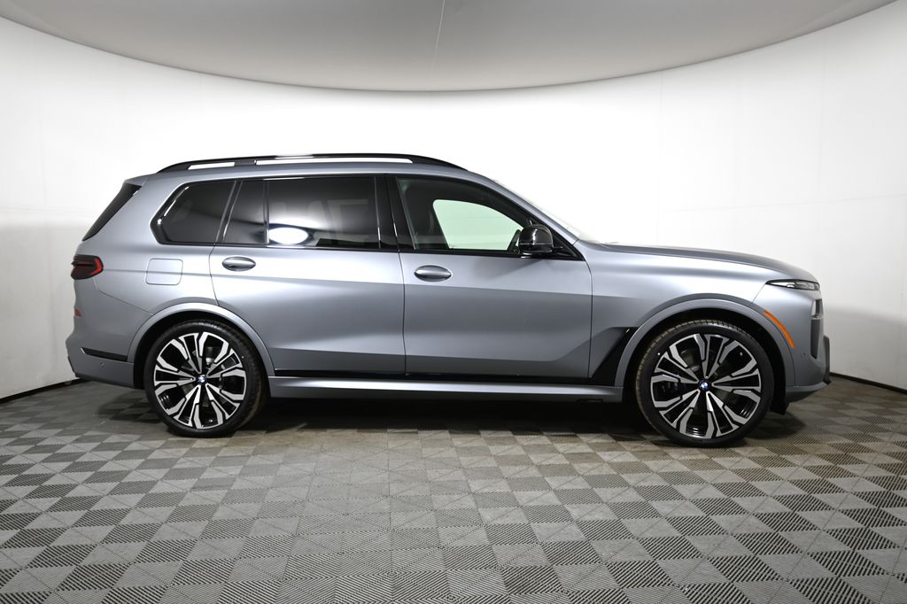 Thumbnail: 2026 BMW X7 - 8