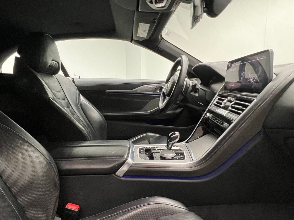Thumbnail: 2023 BMW 8 Series - 10