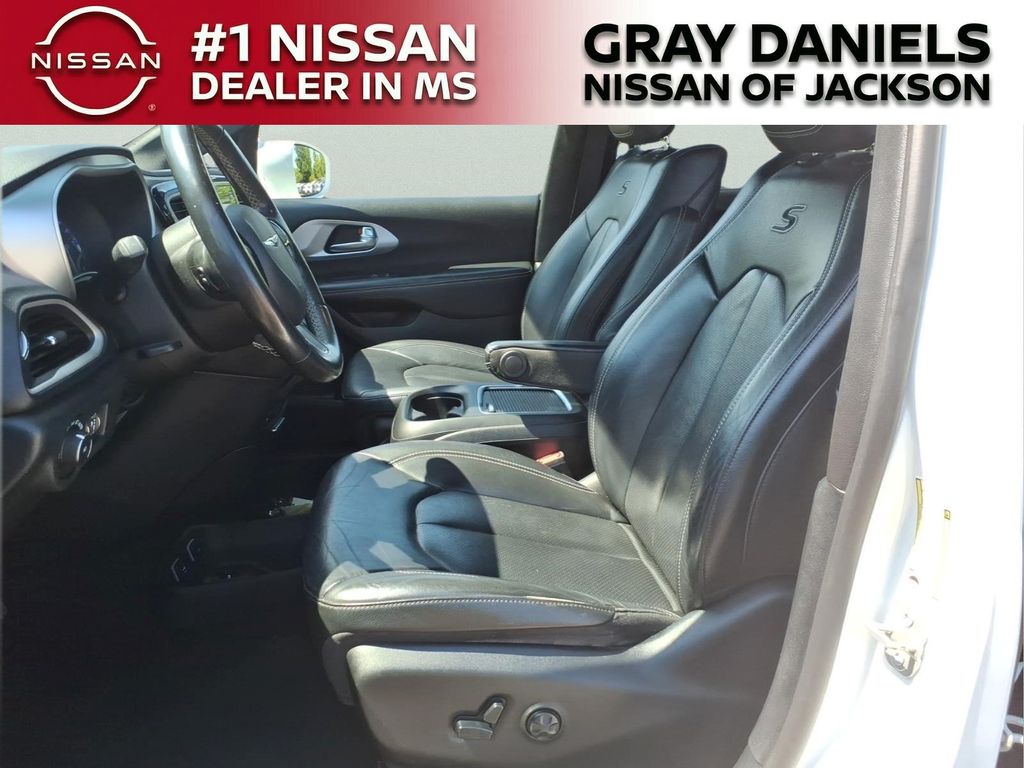 Used 2020 Chrysler Pacifica Van