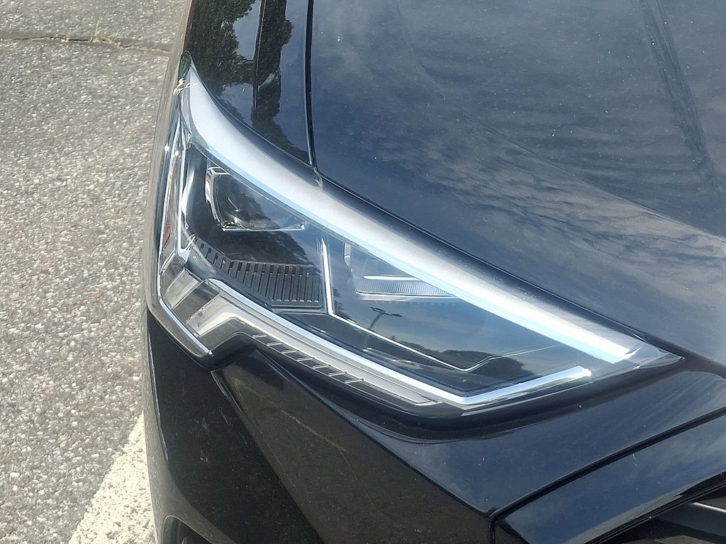 Thumbnail: 2025 Audi Q3 - 4