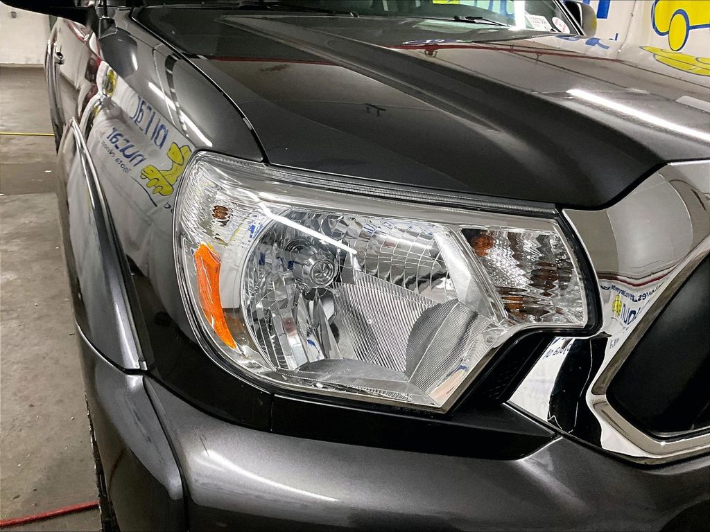 2013 Toyota Tacoma — photo 30