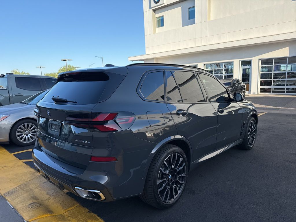 Thumbnail: 2026 BMW X5 - 5