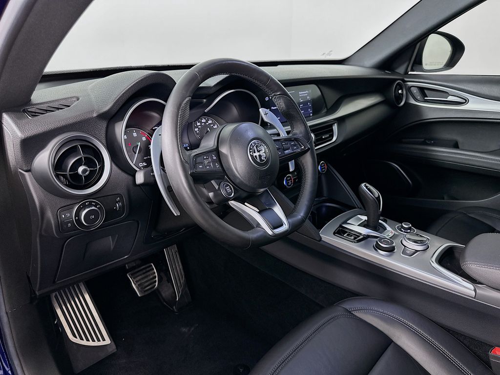 Thumbnail: 2020 Alfa Romeo Stelvio - 9