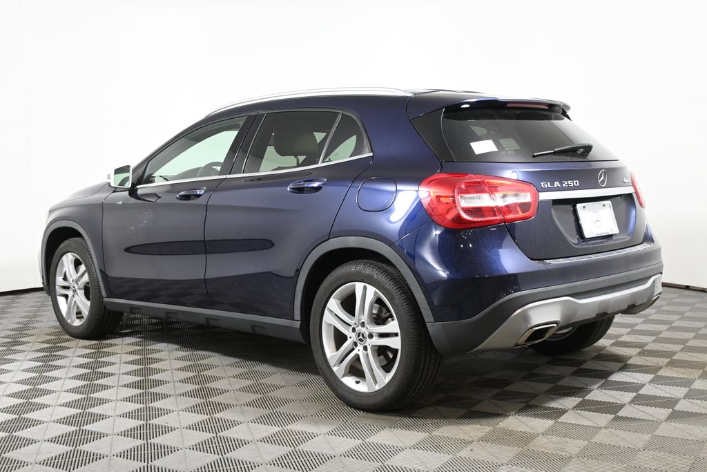 2018 Mercedes-Benz GLA 250 4MATIC 8