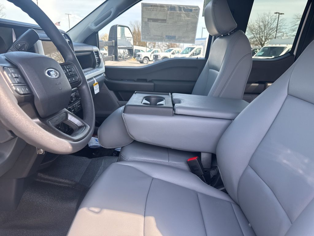 2026 Ford F-350 Chassis XL