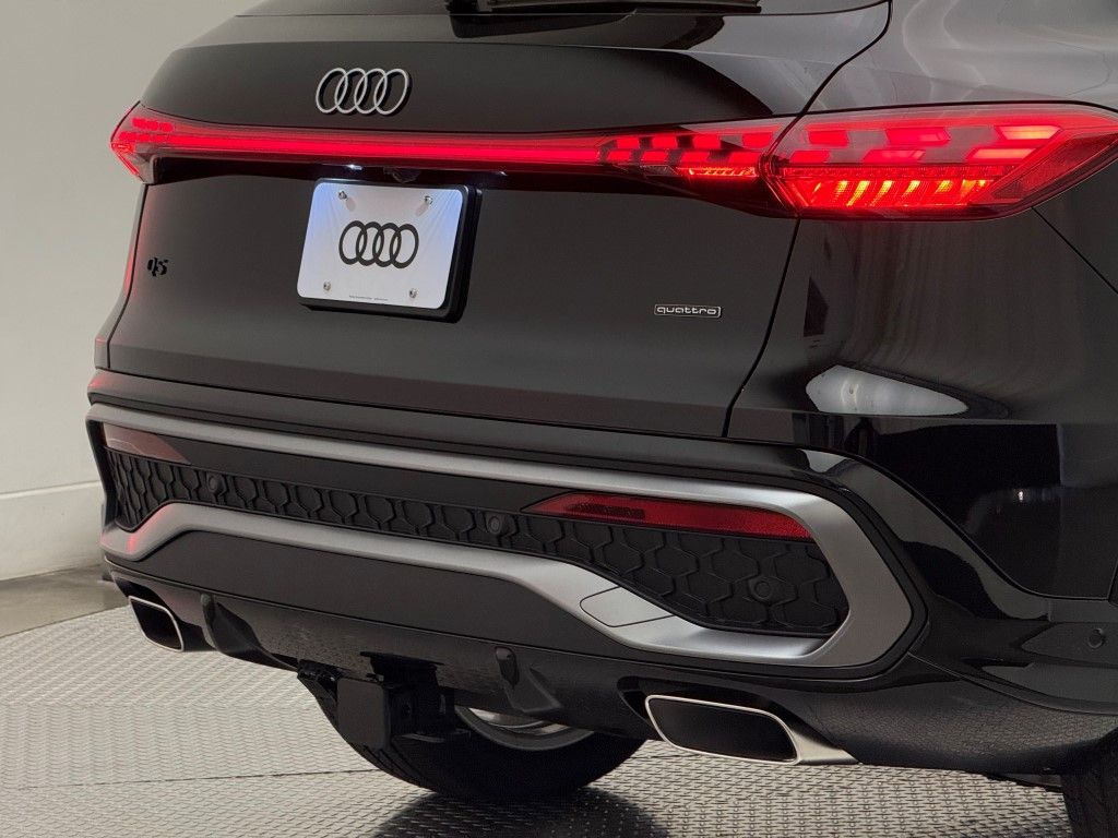 Thumbnail: 2025 Audi Q5 - 11