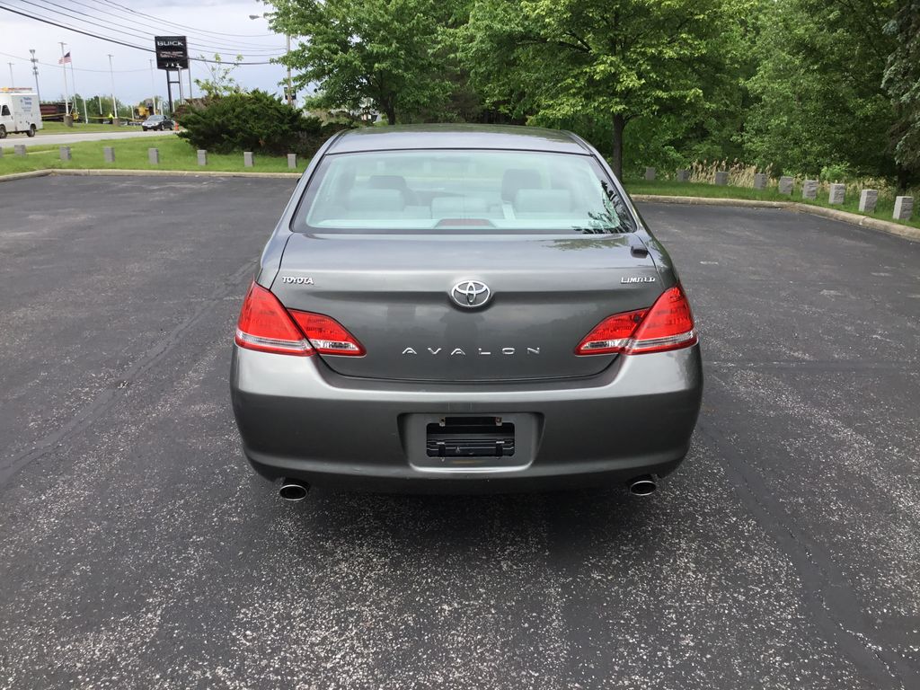 2005 Toyota Avalon XL 4