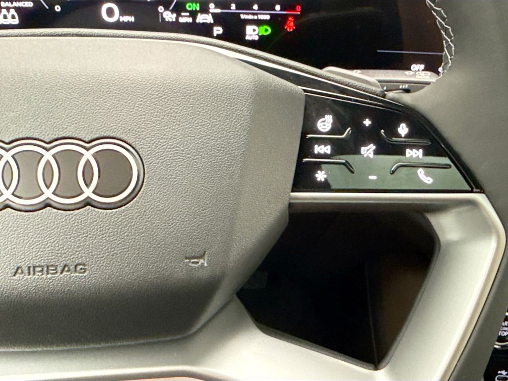 Thumbnail: 2025 Audi Q5 - 12