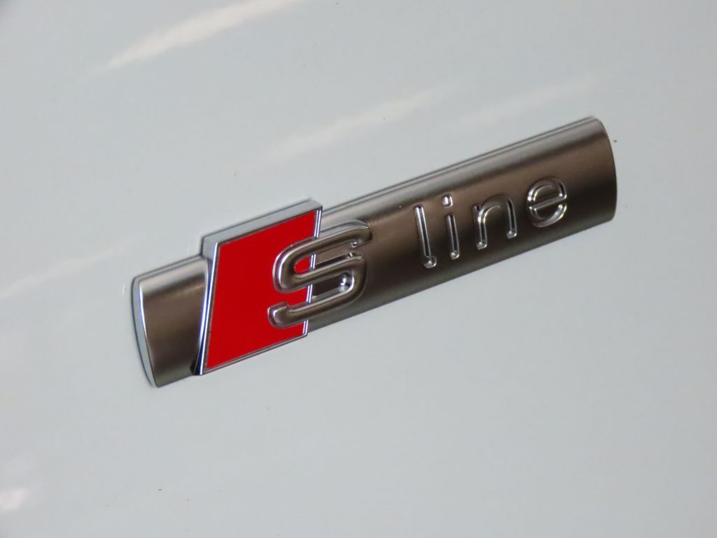 Thumbnail: 2026 Audi Q3 - 11