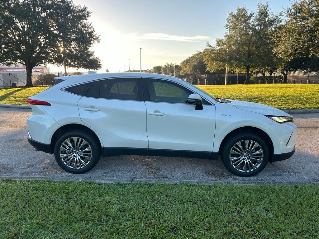 Thumbnail: 2021 Toyota Venza - 5