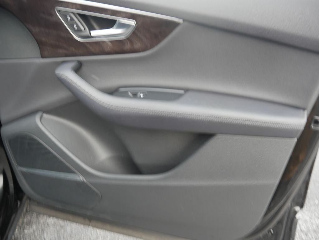 Thumbnail: 2023 Audi Q7 - 29