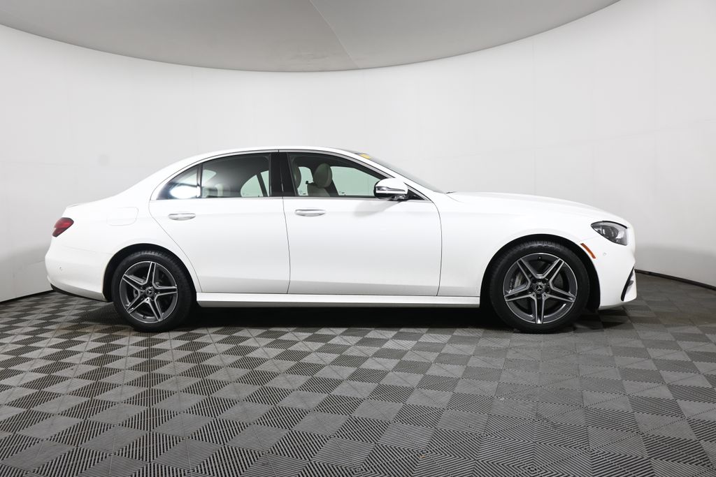Thumbnail: 2022 Mercedes-Benz E-Class - 8