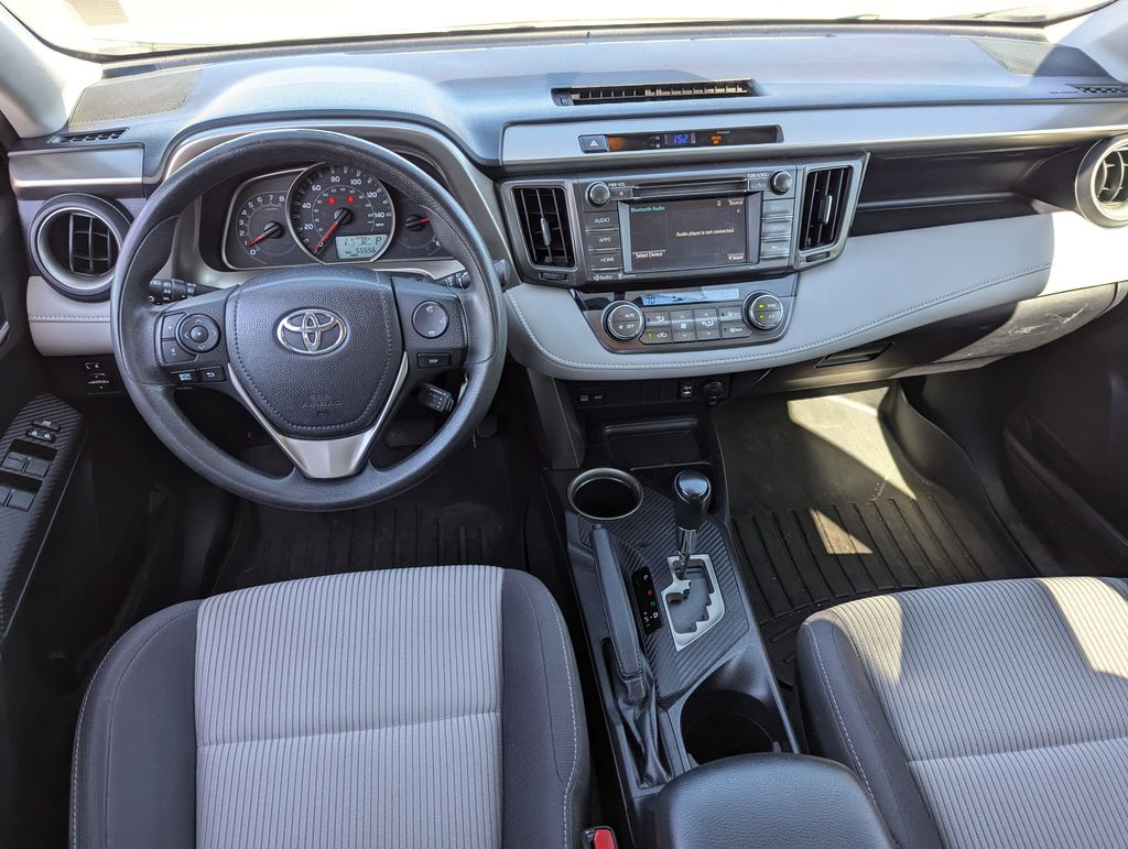 2015 Toyota RAV4 XLE 32