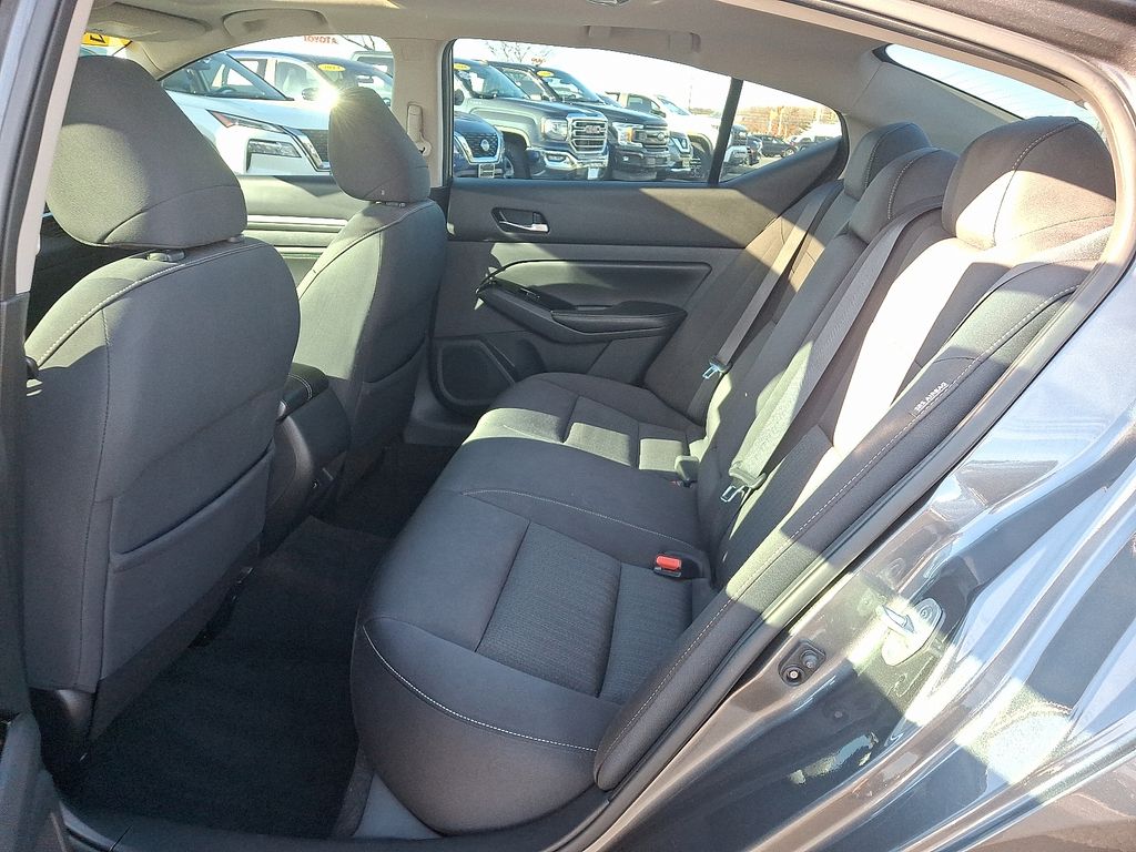 Thumbnail: 2021 Nissan Altima - 10