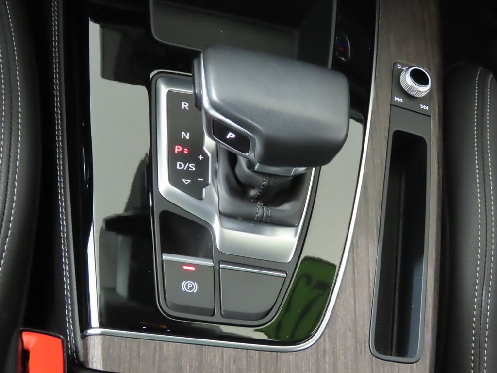 Thumbnail: 2023 Audi Q5 - 22