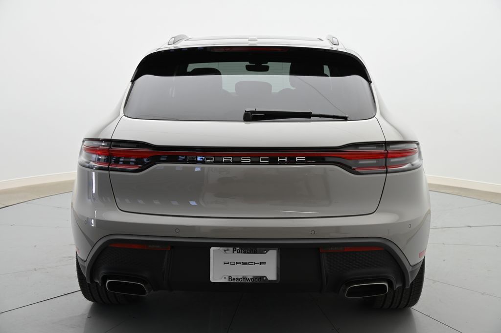 2024 Porsche Macan  3